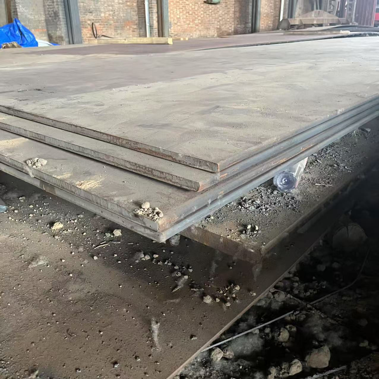 Wear - resistant plates